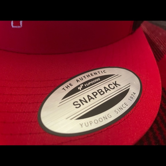 The authentic SnapBack cent red hat - Picture 4 of 4